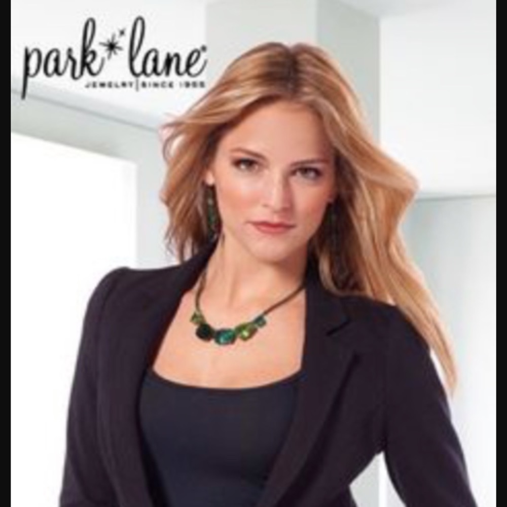 "Shannon" Necklace & free bonus matching earrings.