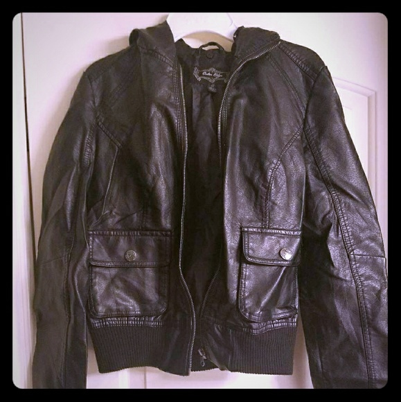 Leather jacket - Picture 1 of 1