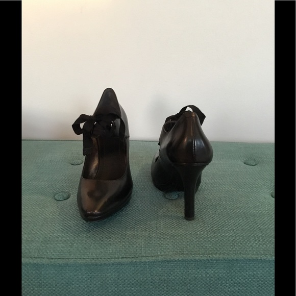 Studio 9 black leather heels size 8 1/2 NEW - Picture 3 of 4
