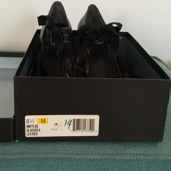 Studio 9 black leather heels size 8 1/2 NEW - Picture 4 of 4
