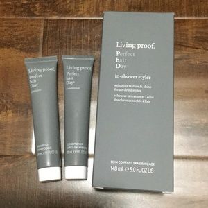 NWT Living proof in-shower styler