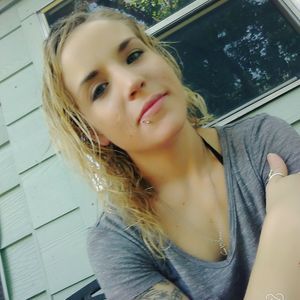 Meet your Posher, Chloe