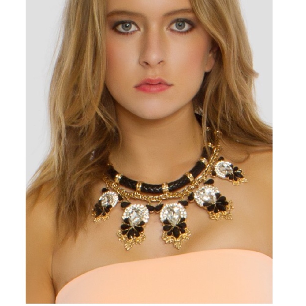Statement necklace