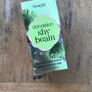 Benefit Makeup - BRAND NEW BENEFIT shy beam liquid highlight Benefit Makeup - BRAND NEW BENEFIT shy beam liquid highlight