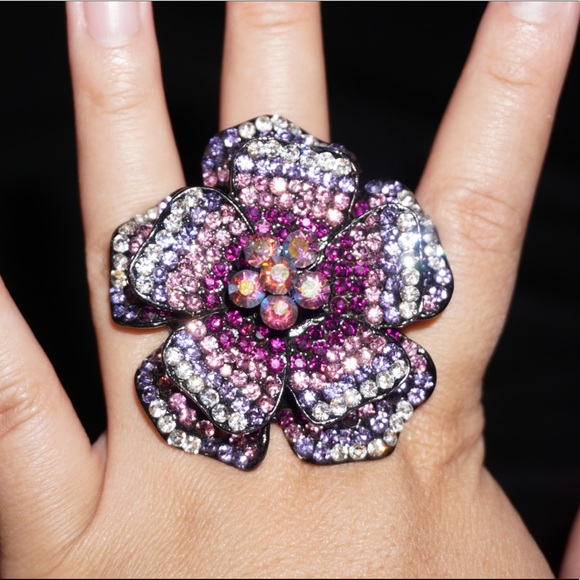 Flower ring - Picture 1 of 4