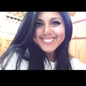 Meet your Posher, Roxanne