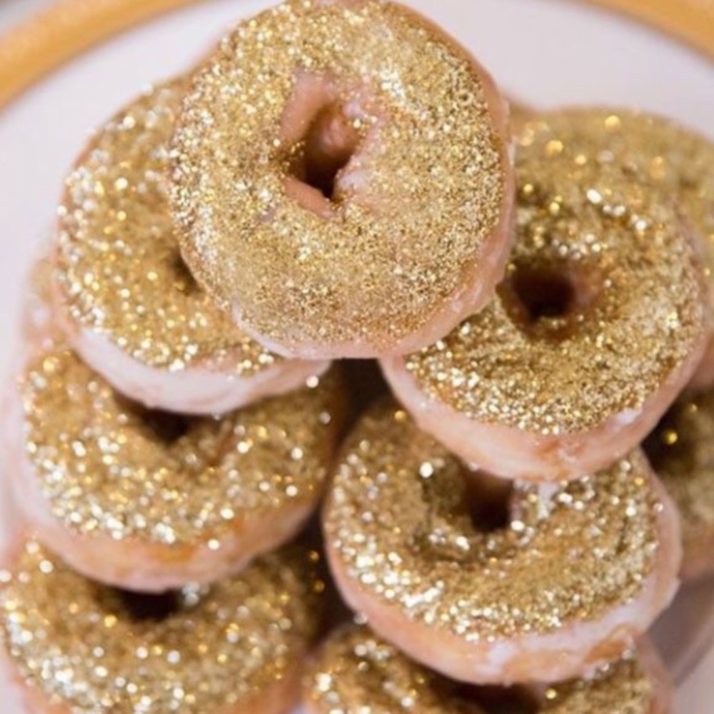 "Donut" you want to know who is Hosting? MMMEEE