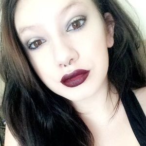 Meet your Posher, Abbi