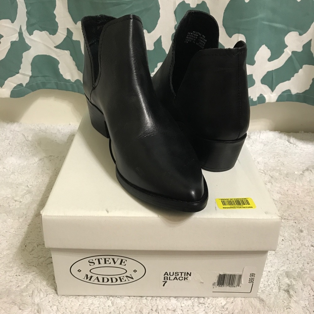 Steven Madden - Black Ankle Boots