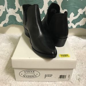 Steven Madden - Black Ankle Boots