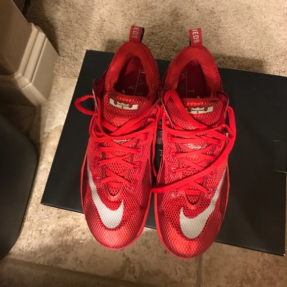 LeBron XII Low - Picture 2 of 5