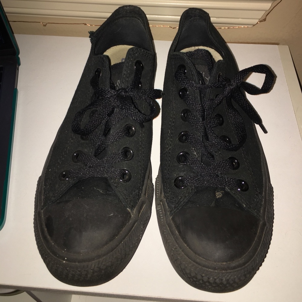 All black converse - size 8. Barely worn