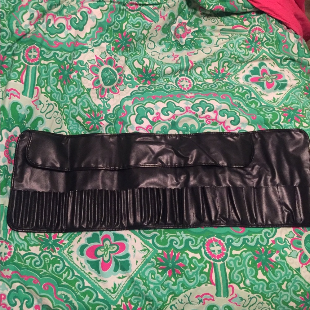 PORTABLE MAKEUP BRUSH BAG 32 BRUSH HOLDERS