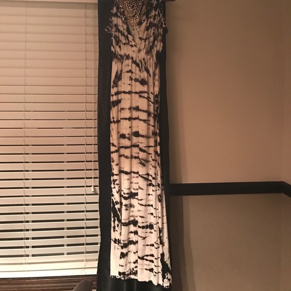 Cold shoulder tie die maxi - Picture 2 of 3