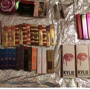 ISO high end makeup bundles!