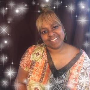 Meet your Posher, Stacy