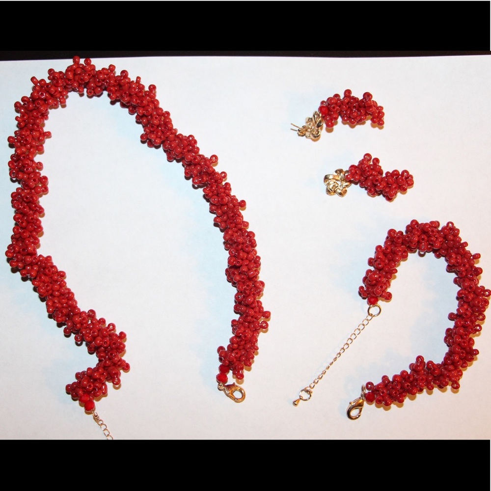 Maroon Spring Beads (Earrings,necklace & bracelet)