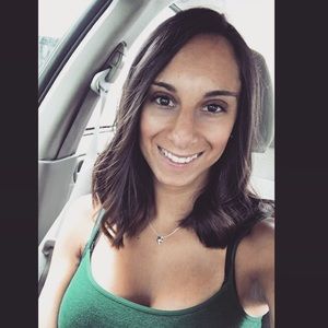 Meet your Posher, Dina