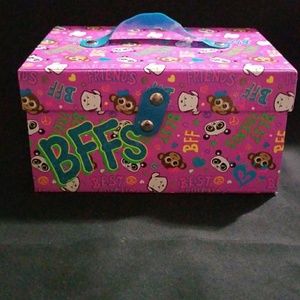 Justice Make-up Carrier