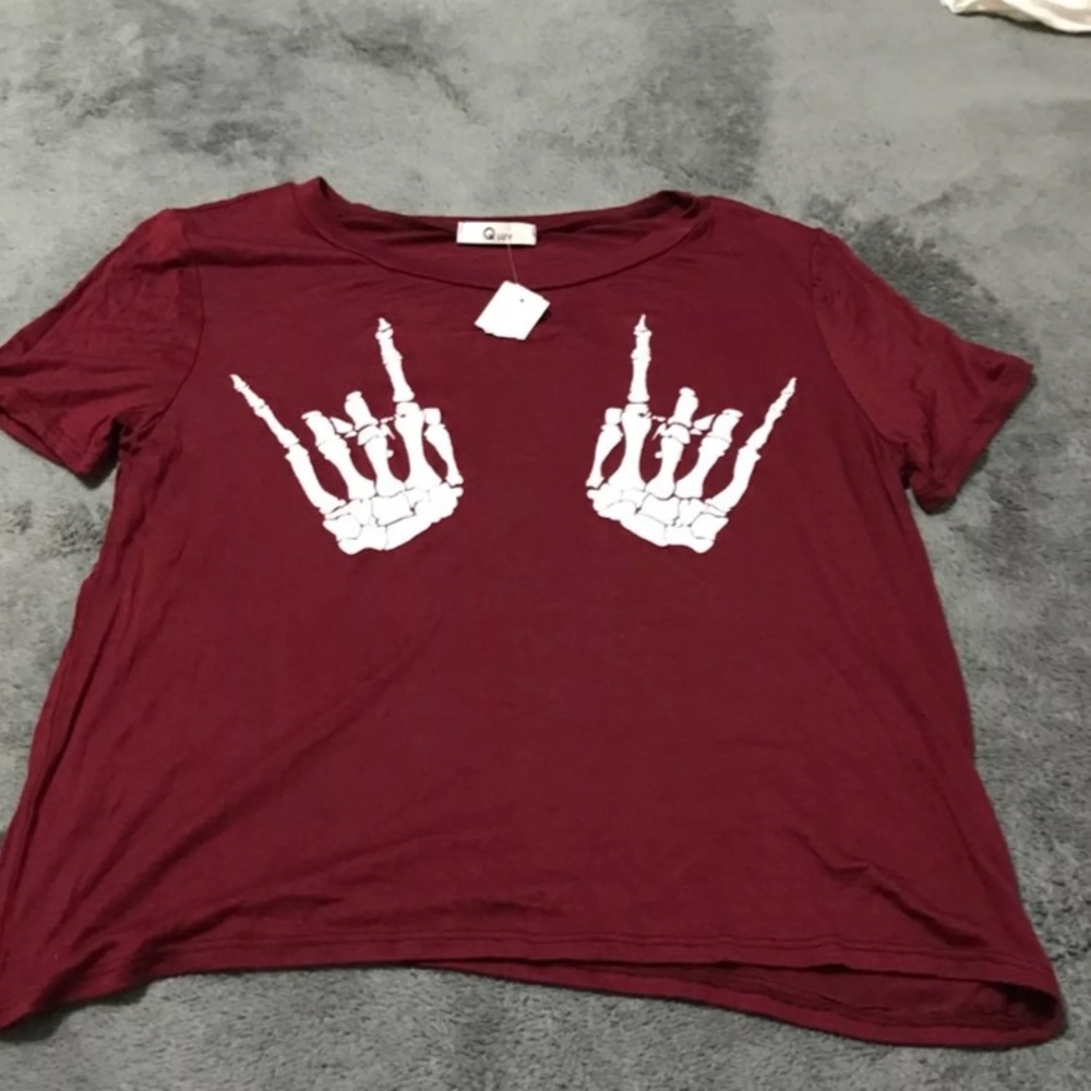 Skelton hands maroon crop tee