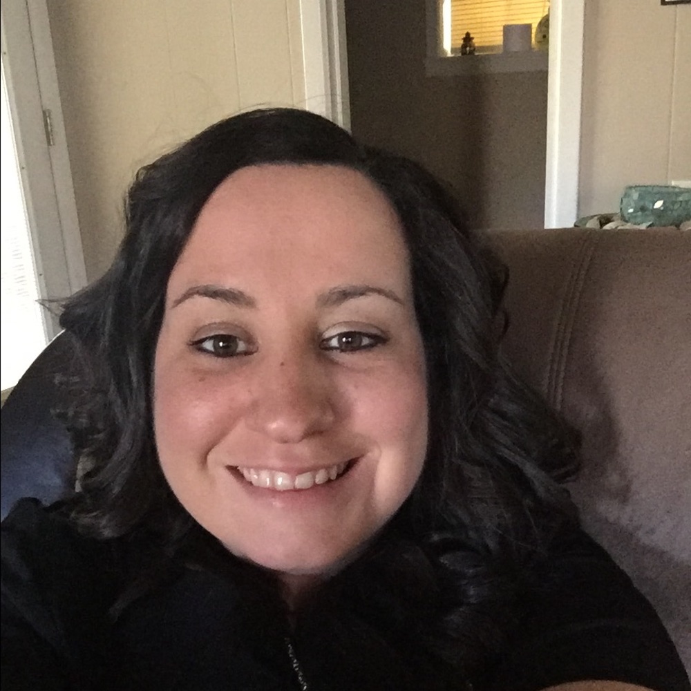 Meet your Posher, Holly