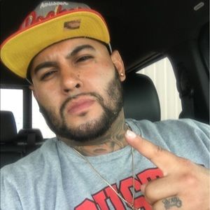 Meet your Posher, Tee