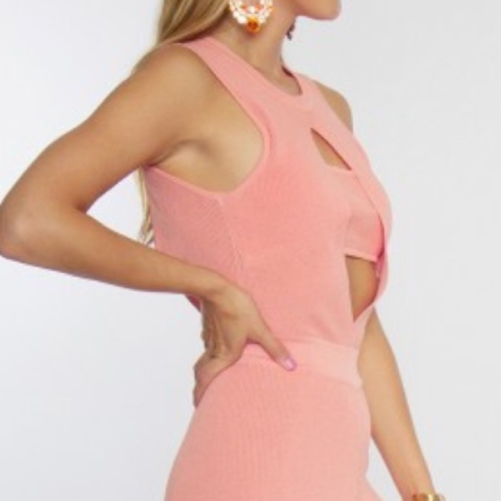 Pretty Jumpsuits - Picture 7 of 7