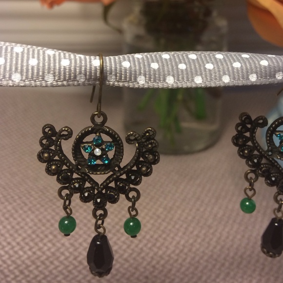 Drop earring - Picture 2 of 3
