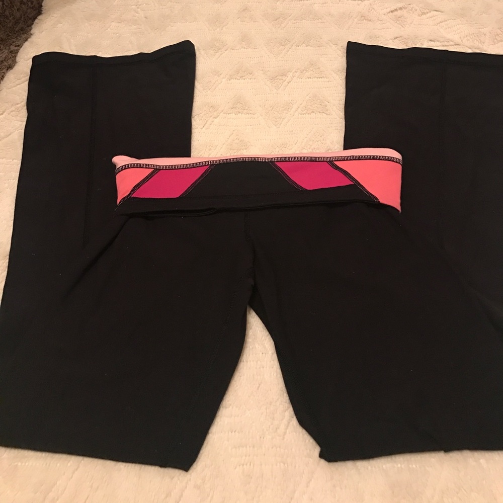 Lululemon yoga pants with pink waistband