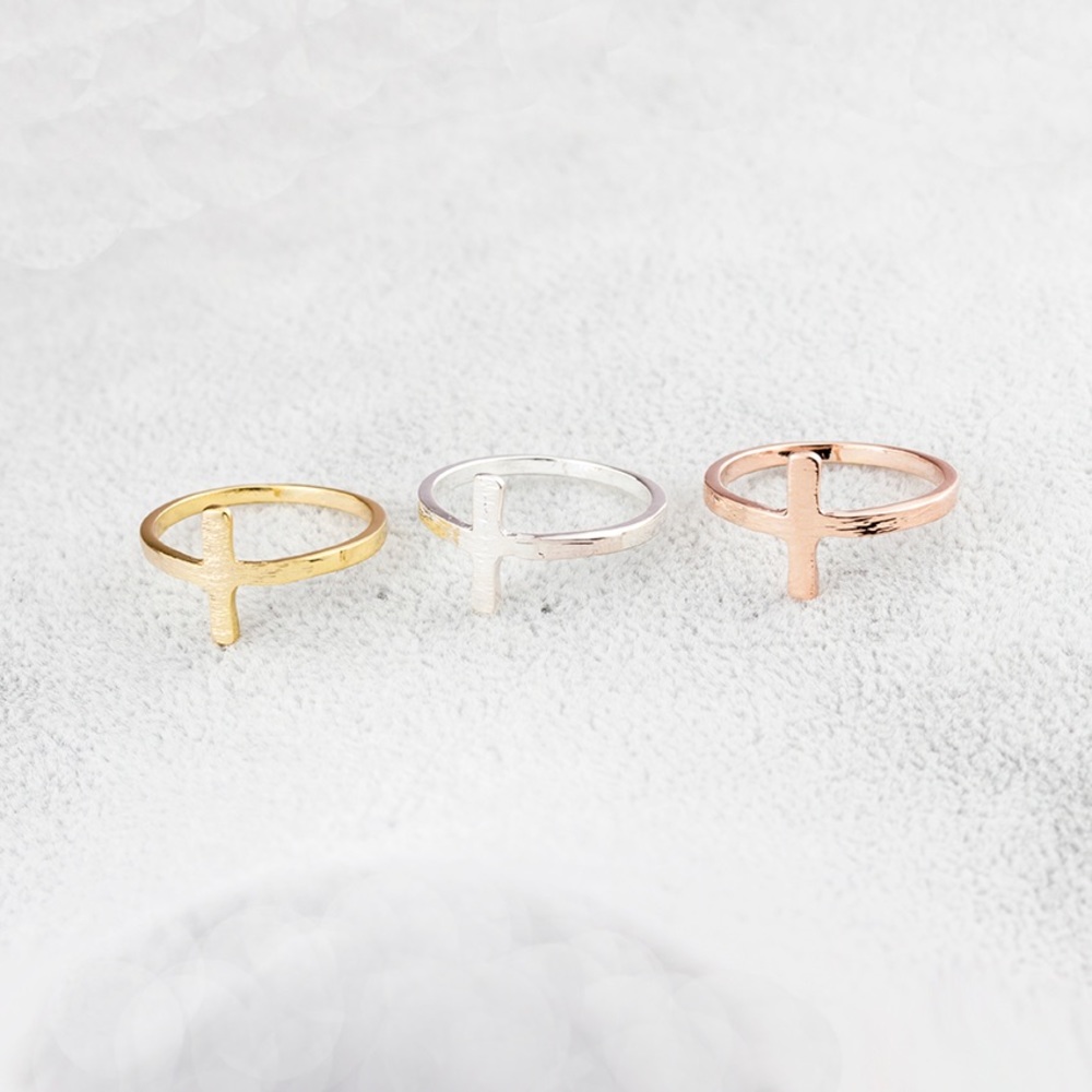 NEW Dainty Sideways Cross Ring