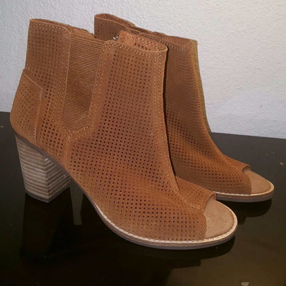Toms