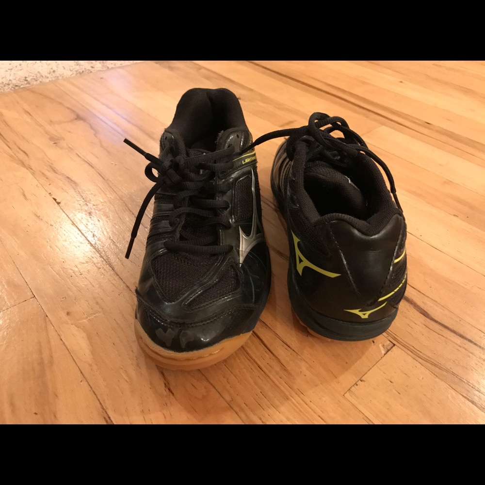 Mizuno Volleyball Shoes