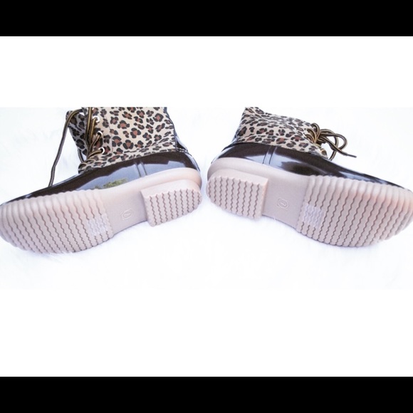 🆕Beautiful Duck Boots Read Description On Sizing - Picture 3 of 5