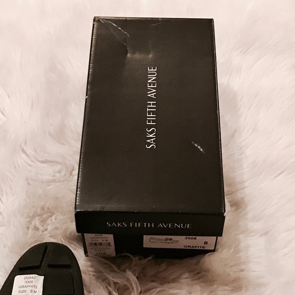 Saks Fifth Avenue Women's Graphite/Black Flats - Picture 4 of 4