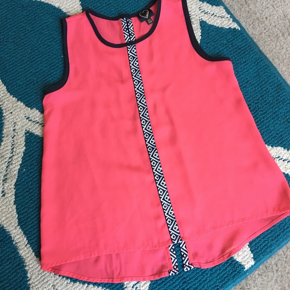 "Hearts" brand sleeveless shirt