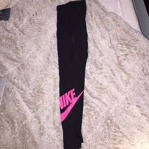 Like new Nike swoosh leggings