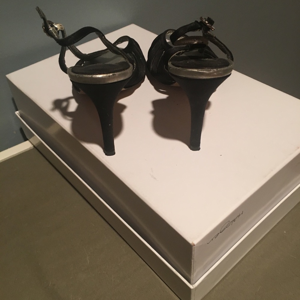 shoes - Picture 3 of 3