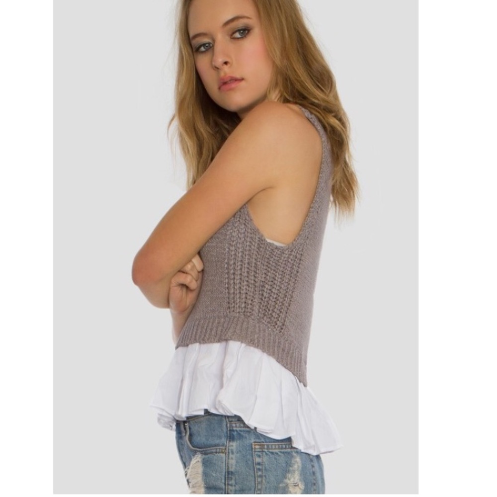 Sweater V-neck Too