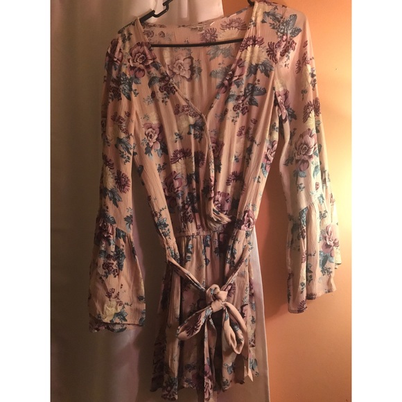 NWOT Floral Romper - Picture 1 of 4