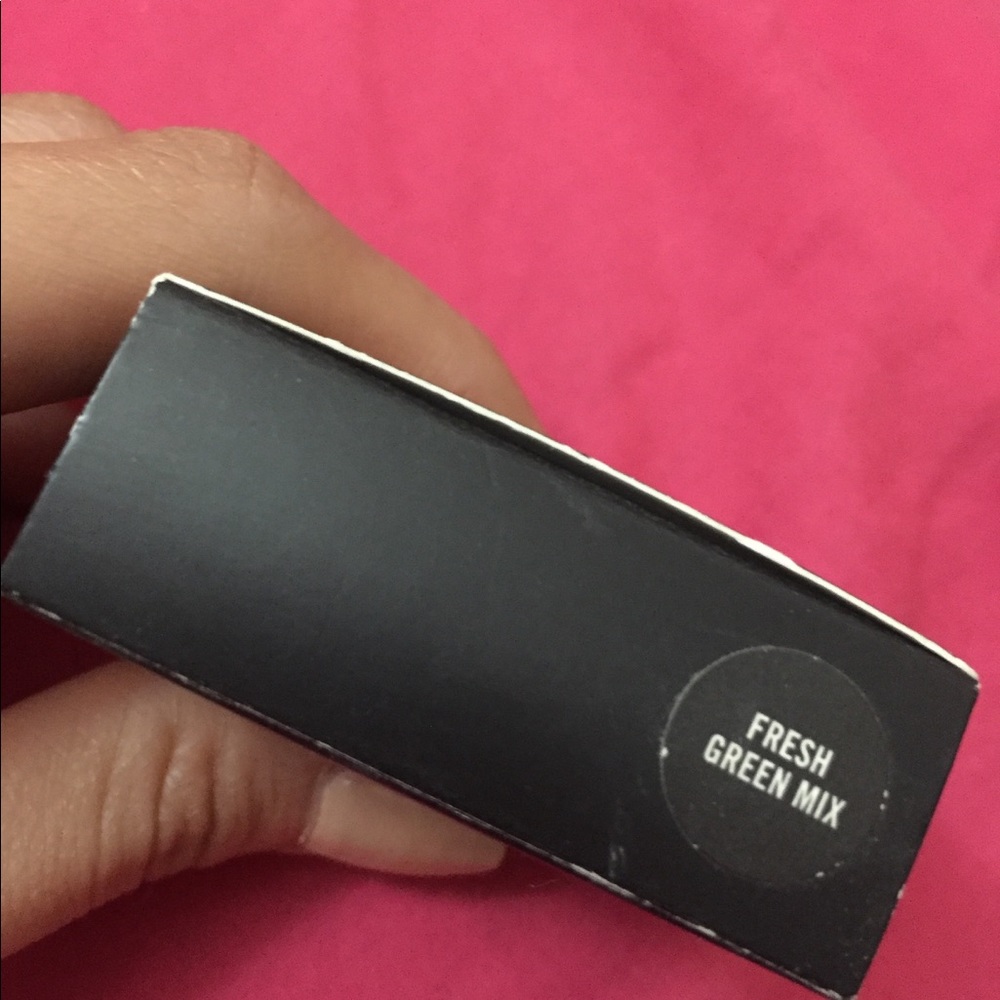 MAC electroflash mineralize eyeshadow