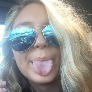 Meet your Posher, Ali