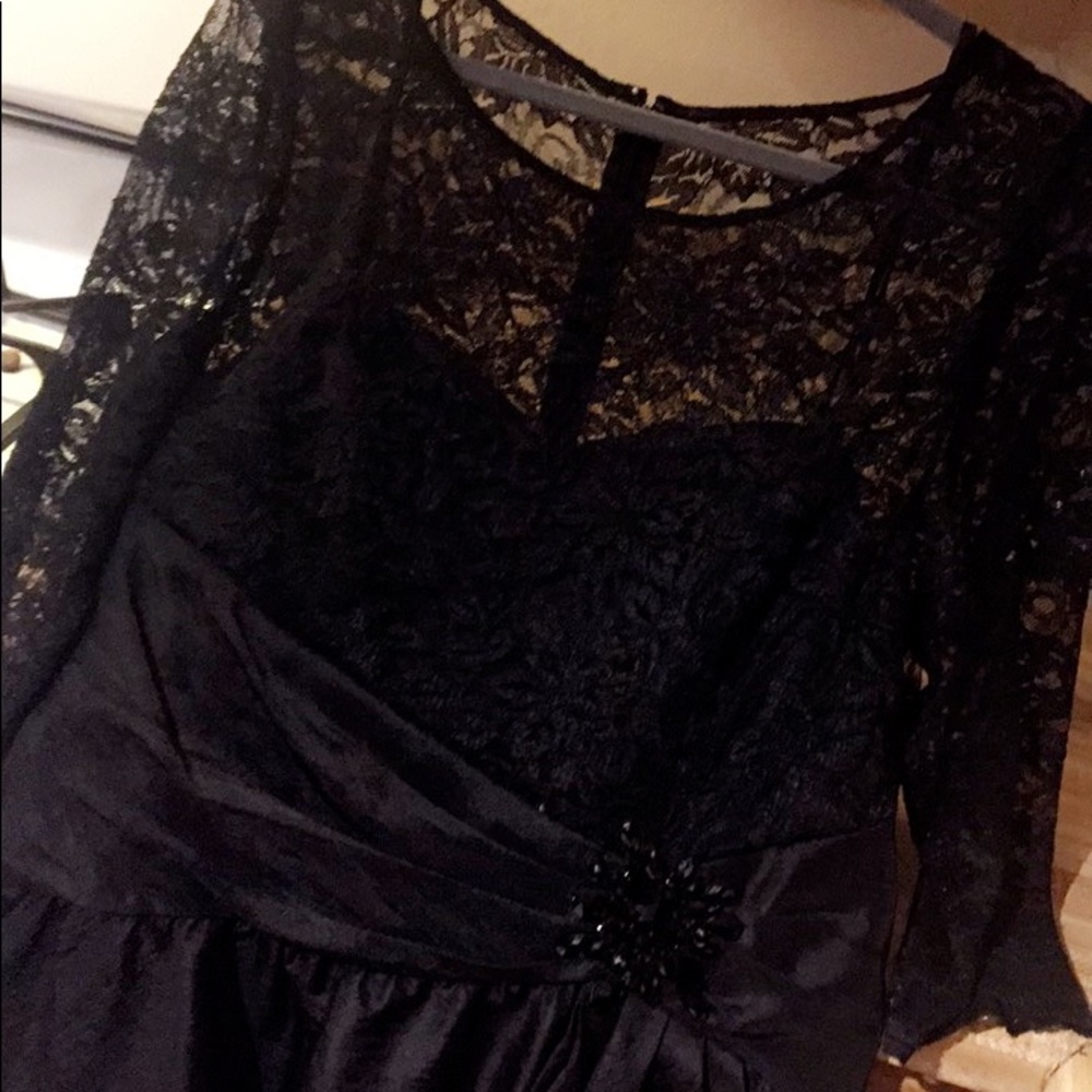 SiZe 16 Jessica Howard black lace/satin dress