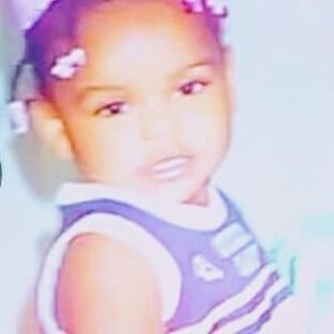 Meet your Posher, Arella