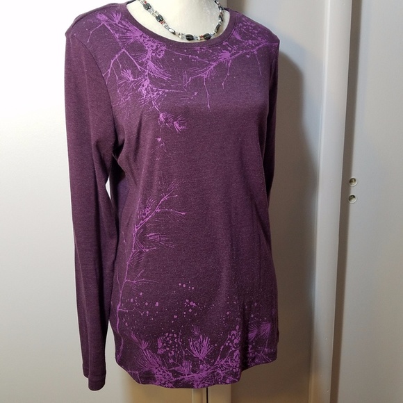 Eddie Bauer Long Sleeve Pine Branch Design Heavy T - Picture 4 of 8