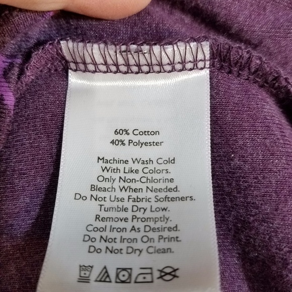 Eddie Bauer Long Sleeve Pine Branch Design Heavy T - Picture 7 of 8