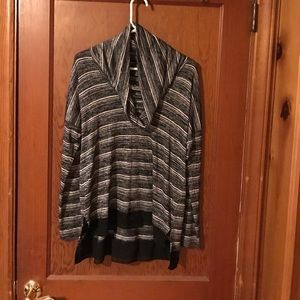 Stripped long sleeve shirt