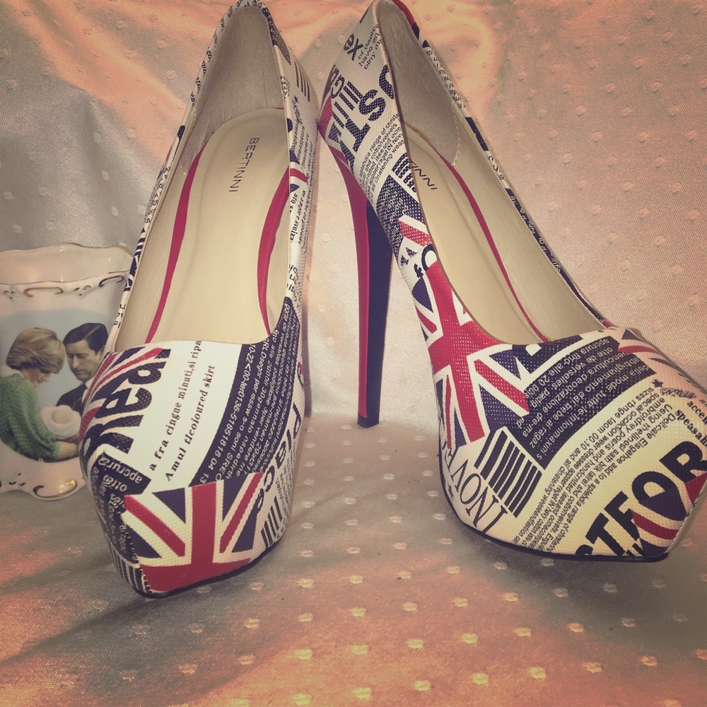 FINAL REDUCTION 8.5 British-Theme Platform Heels