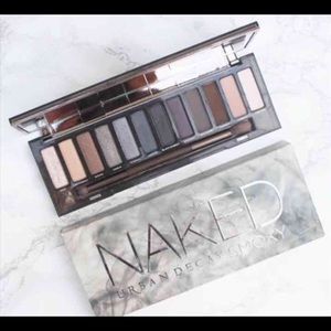 Urban Decay Naked smoky eye shadow palette