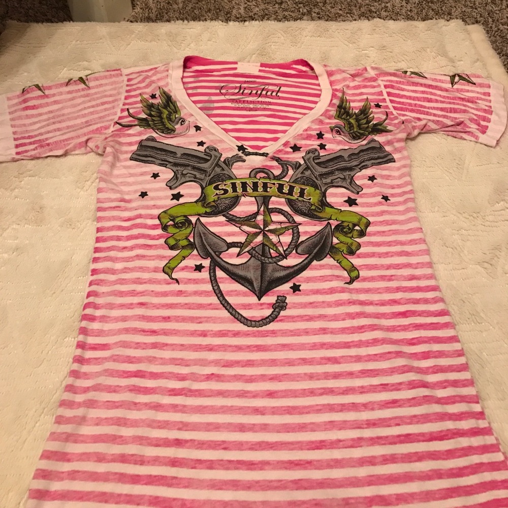 Sinful by Affliction vneck tshirt