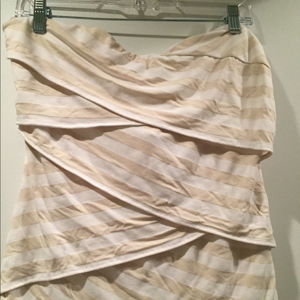 Ruffle strapless shirt